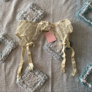 NWT Agent Provocateur Ivory Lace Garter